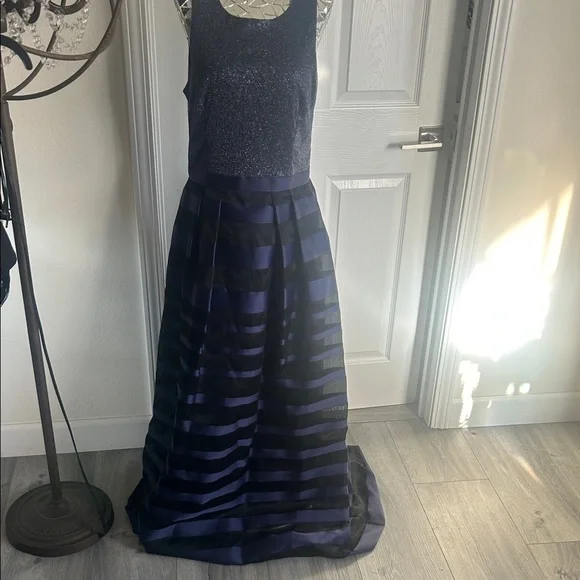NWOT Kay Unger Navy and Black Striped Prom Dress Gown Sz 10 - Picture 2 of 6